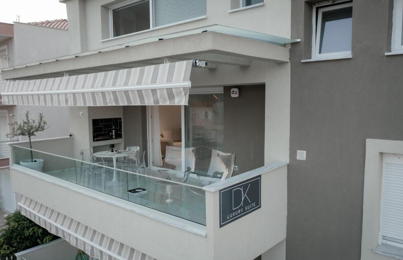 Dk Luxury Suite Néa Péramos Εξωτερικό φωτογραφία