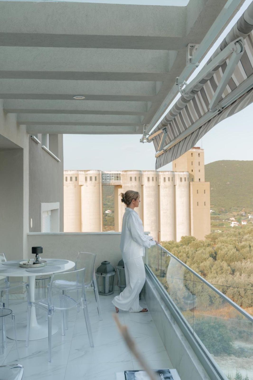 Dk Luxury Suite Néa Péramos Εξωτερικό φωτογραφία